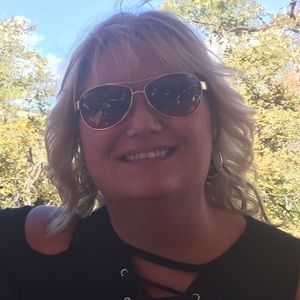 Meet your Posher, Lori